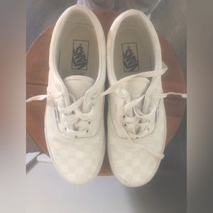 Vans size 9 women 7.5 men. White in color